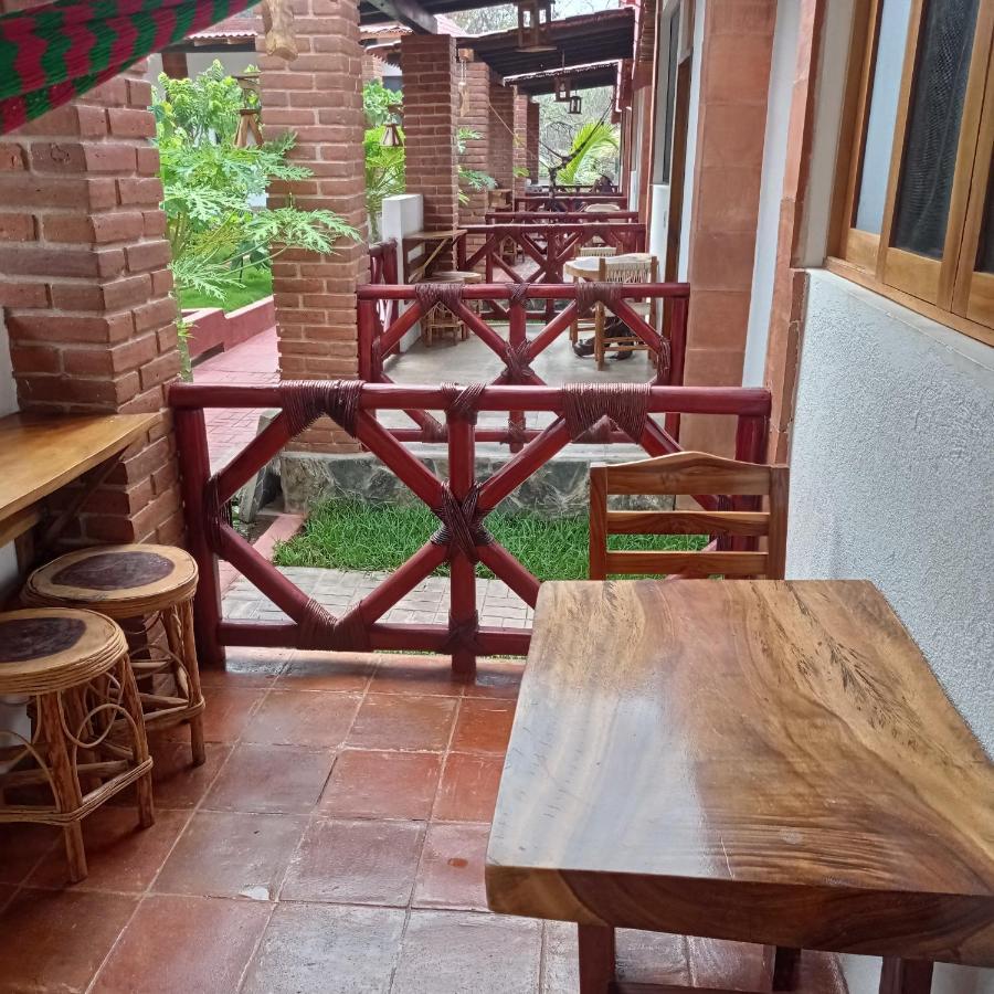 Bungalows Y Cabanas, Las Barracas De La Barra Malucano Eksteriør bilde