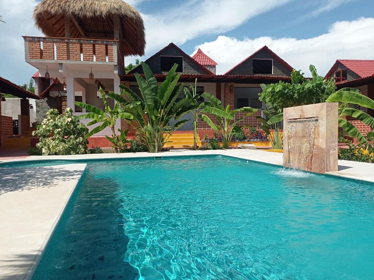 Bungalows Y Cabanas, Las Barracas De La Barra Malucano Eksteriør bilde
