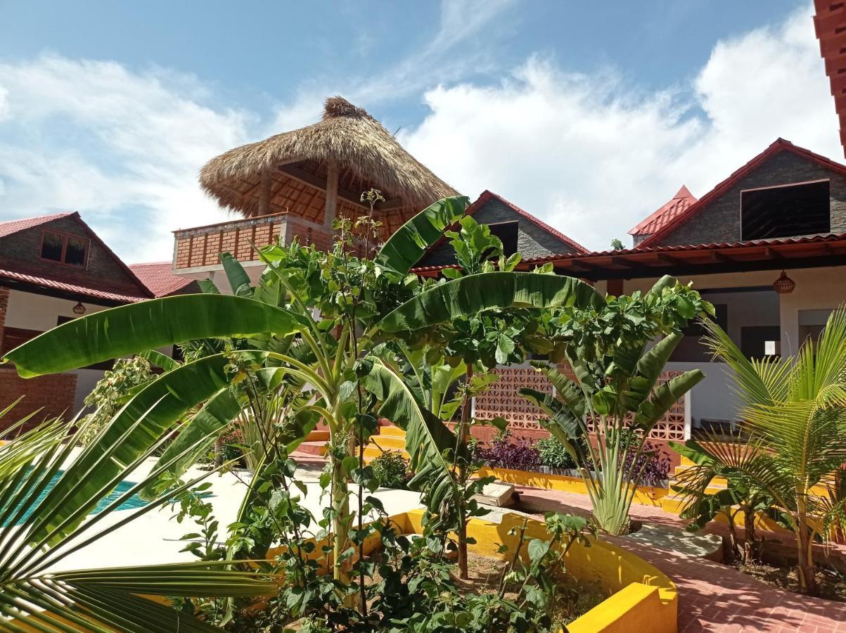 Bungalows Y Cabanas, Las Barracas De La Barra Malucano Eksteriør bilde