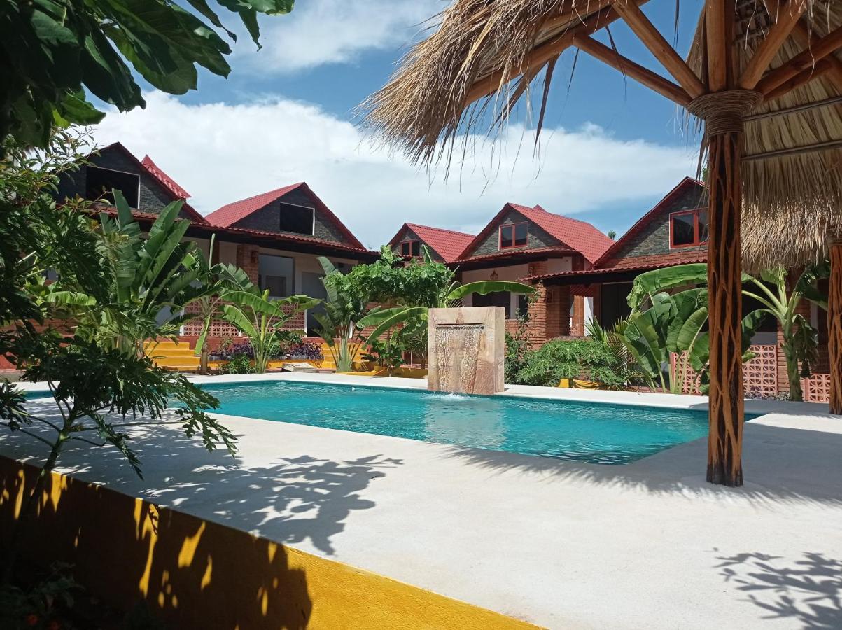Bungalows Y Cabanas, Las Barracas De La Barra Malucano Eksteriør bilde